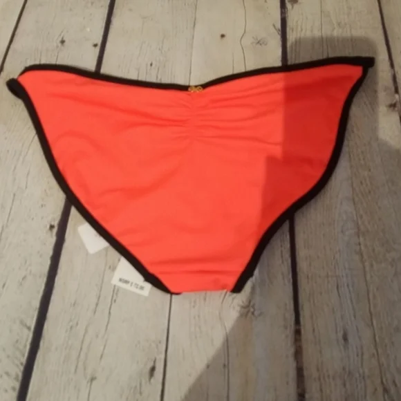 MAKE OFFER ~ ☀️🏖 NW PILYQ Barcelona Bikini Medium bottoms, $72.00 - Picture 2 of 4
